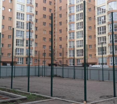 Огородження спортивного майданчику